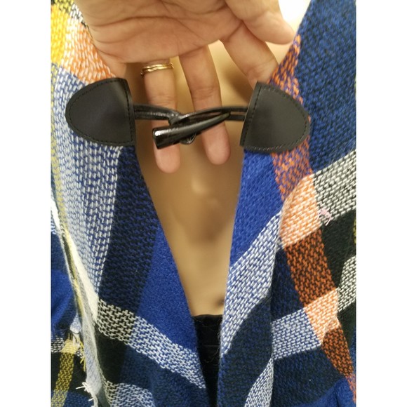 Fashion by Mirabeau Shawl One Size Blue Plaid Raw Hem Fringed Poncho Wraps - Picture 5 of 7